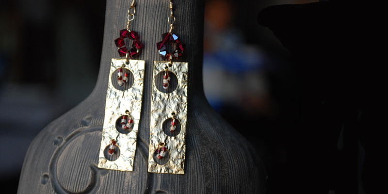 garnet  beads  and  gold plated drop pendants